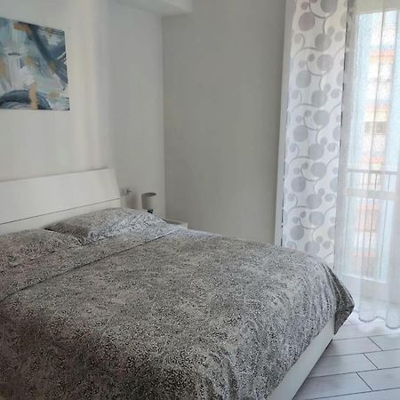 Ampio Bilocale In Zona Porta Vittoria / Corso Lodi Milão Exterior foto