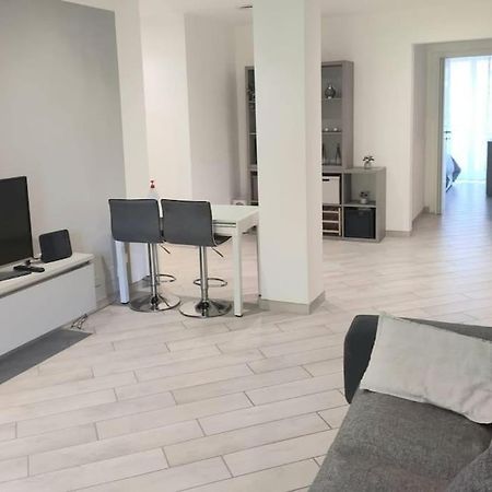 Ampio Bilocale In Zona Porta Vittoria / Corso Lodi Milão Exterior foto