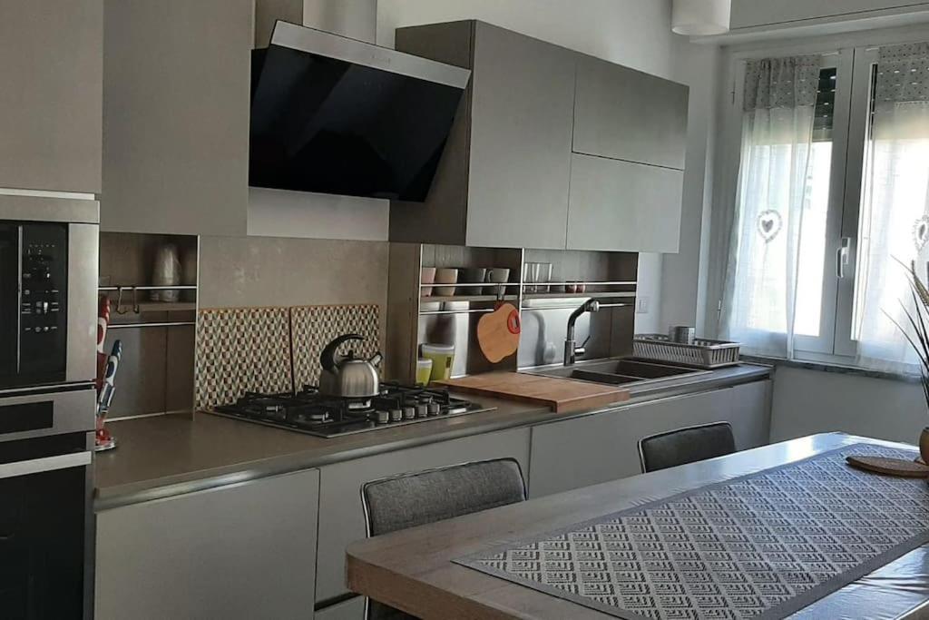 Ampio Bilocale In Zona Porta Vittoria / Corso Lodi Milão Exterior foto